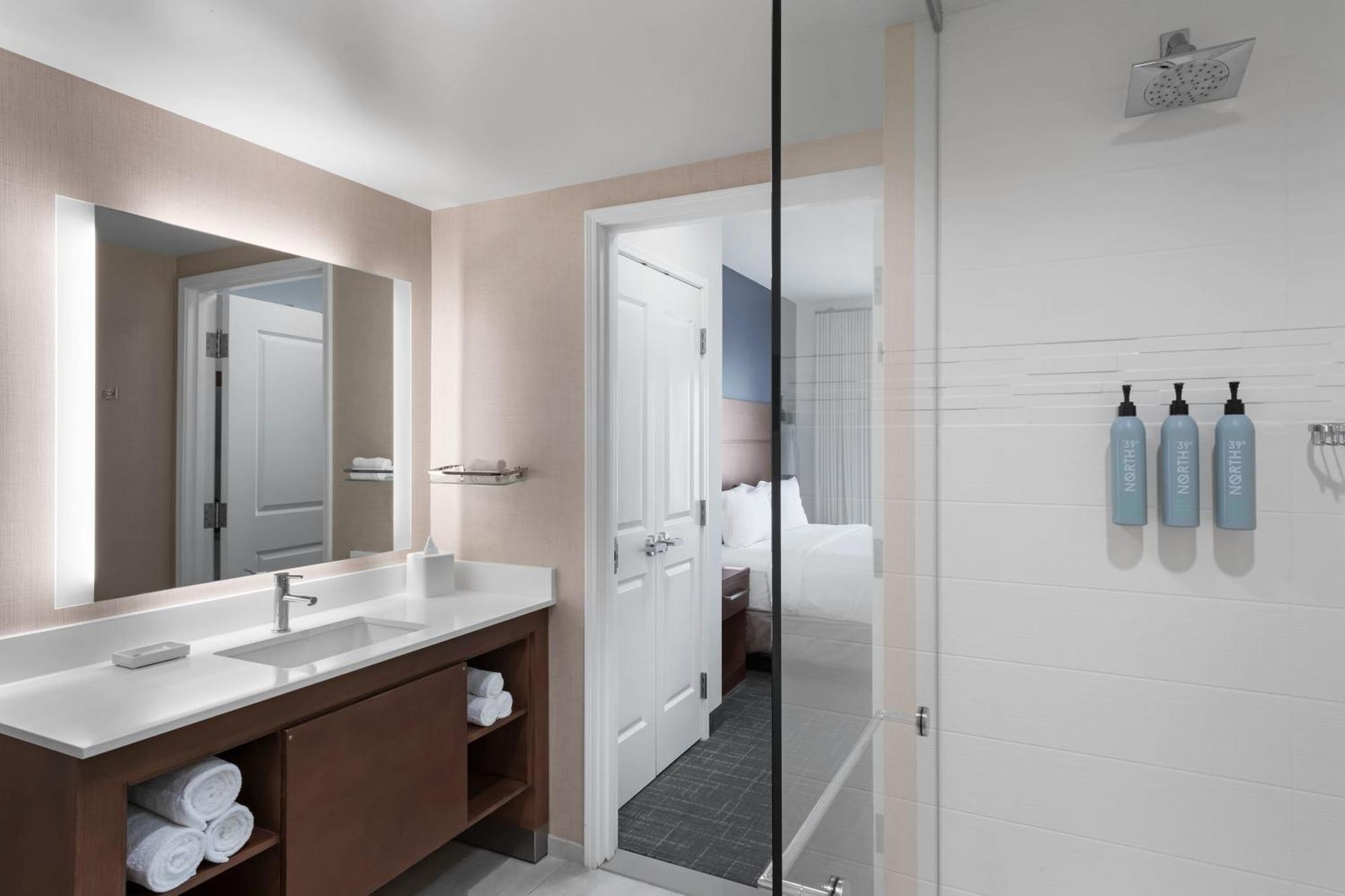 Hotel By Marriott Marina Del Rey 3*