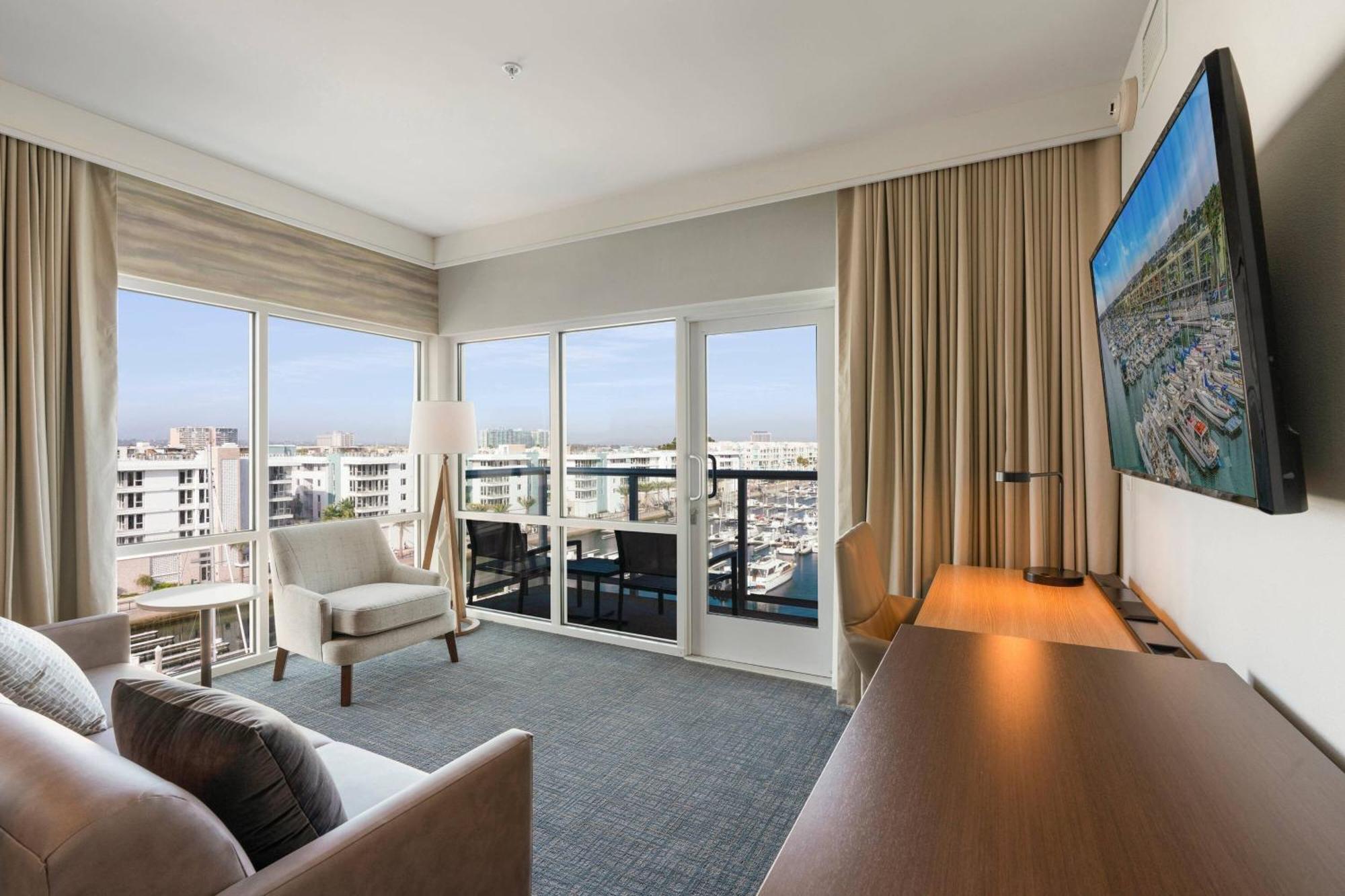 By Marriott Marina Del Rey Hotel 3*